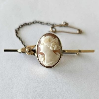 9ct GOLD CAMEO BAR BROOCH