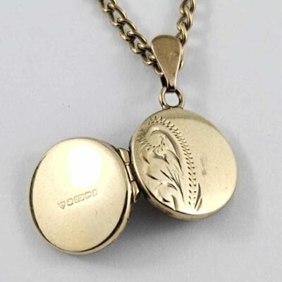 9ct GOLD LOCKET