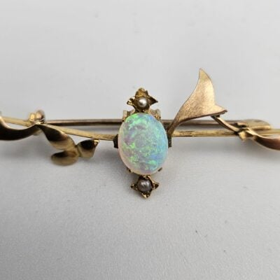 9ct GOLD AUSTRALIAN OPAL AND PEARL BROOCH