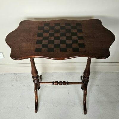 AUSTRALIAN CEDAR VICTORIAN CHESS TABLE