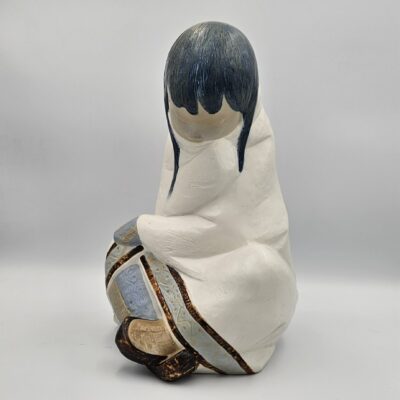 LLADRO ESKIMO GIRL